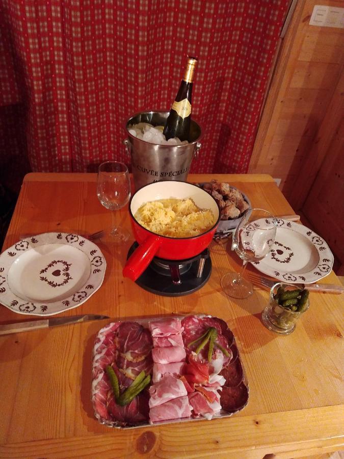 La Cabane A L'Oree Des Bornes Évires Eksteriør bilde