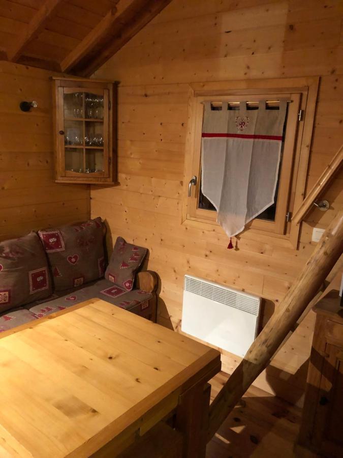 La Cabane A L'Oree Des Bornes Évires Eksteriør bilde